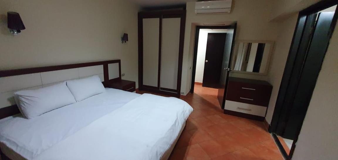 Porto Sokhna Pyramids Apartments With Sea View Families Only ไอน์ ซกนา ภายนอก รูปภาพ